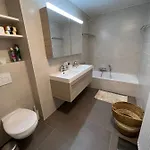 Beautiful 3 Bedroom Garden-appartment Near Knokke-strand Bar Apartamento *