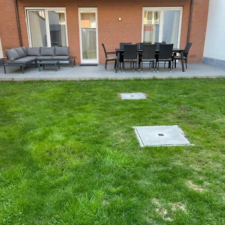 Beautiful 3 Bedroom Garden-apartment Near Knokke-strand Bar *